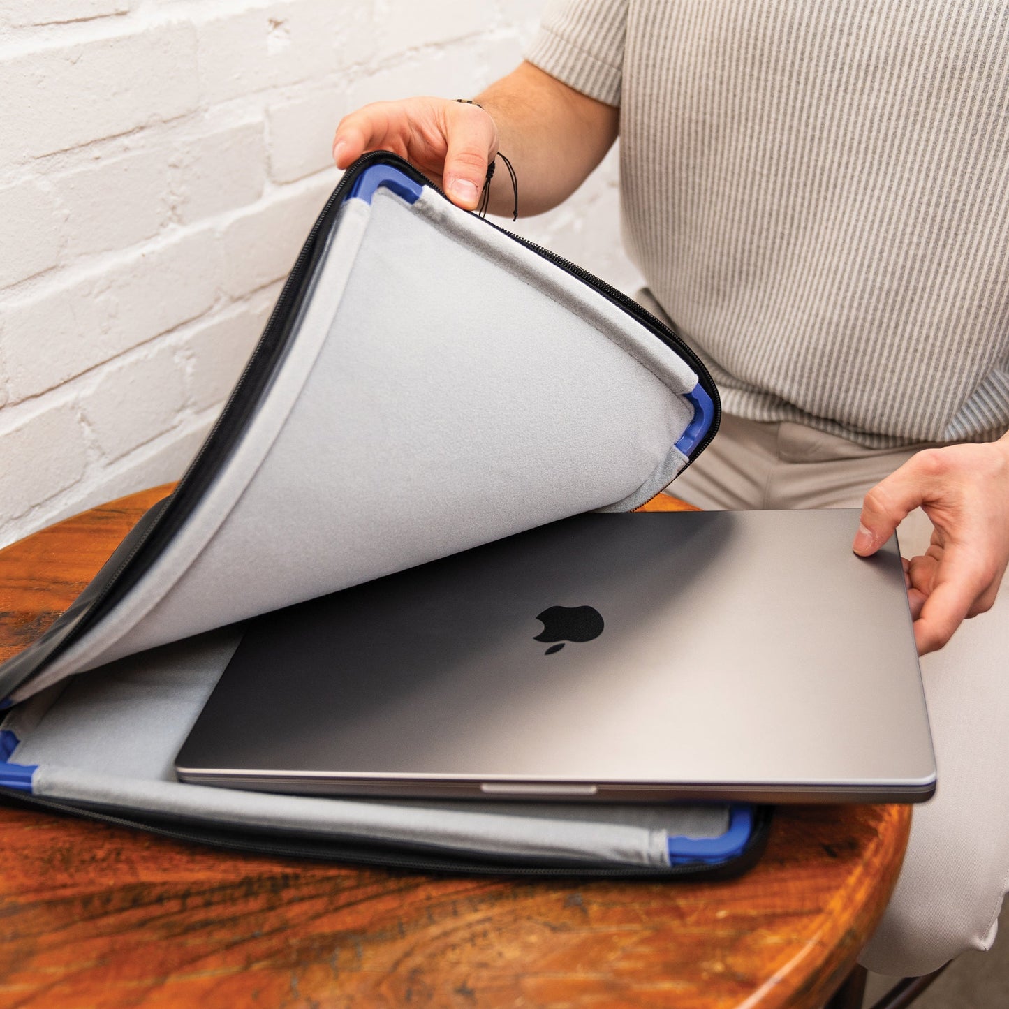 Protective Sleeve With Handle